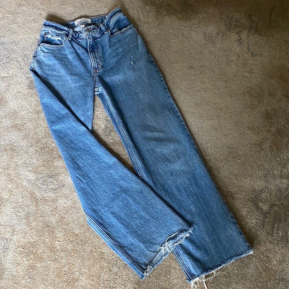 Abercrombie & Fitch The 90’s Relaxed Leg High Rise Jeans